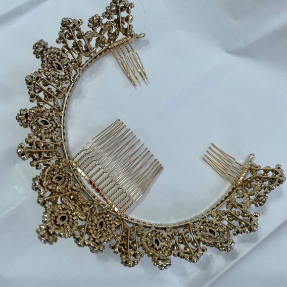 Tiara Crown Swarovski Crystals - Picture 4 of 9